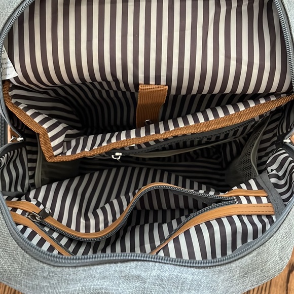 Grey and Leather diaper bag with striped lining - Picture 4 of 8